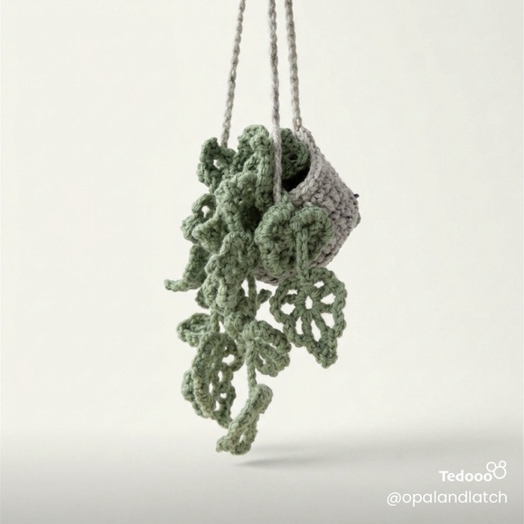 Small Crochet Plant Hanger - Picture 2 of 4